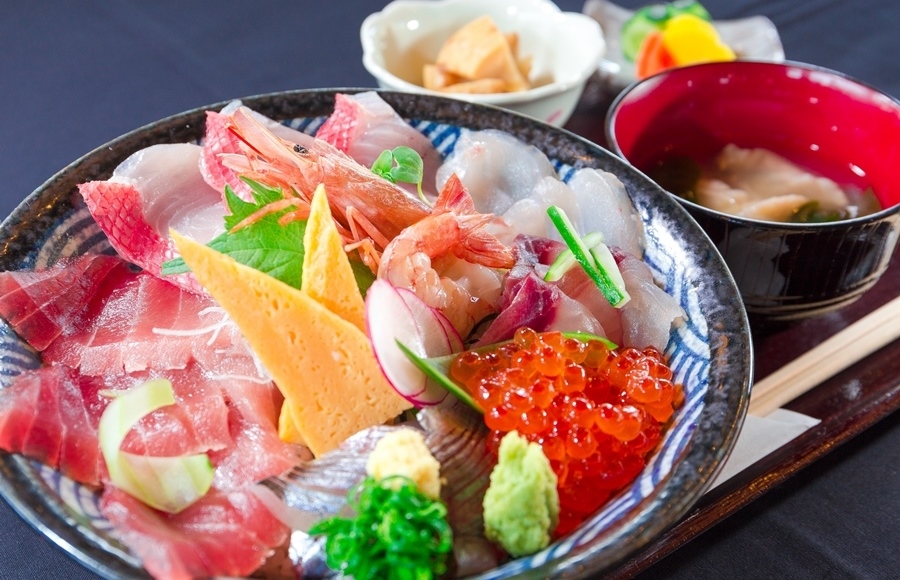 おまかせ海鮮丼